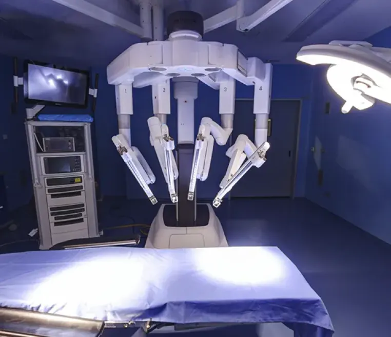 robot-quirurgico-Da-Vinci-IMED.webp