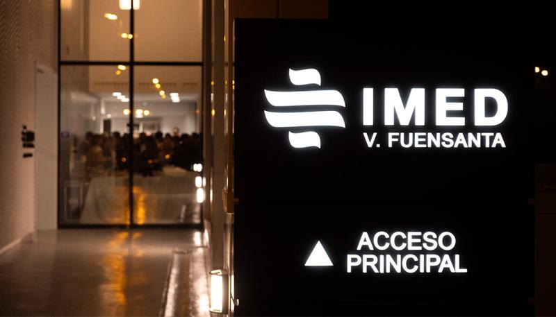 Entrada del hospital IMED Virgen de la Fuensanta