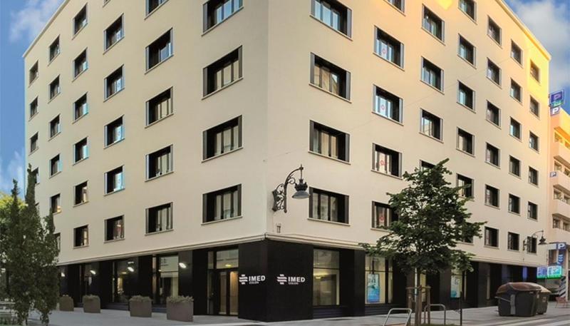 Fachada del hospital IMED Colón