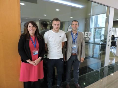 Jamie Vardy visita IMED principal-imagenes-jamie-vardy-visita-imed-es_grande.jpg